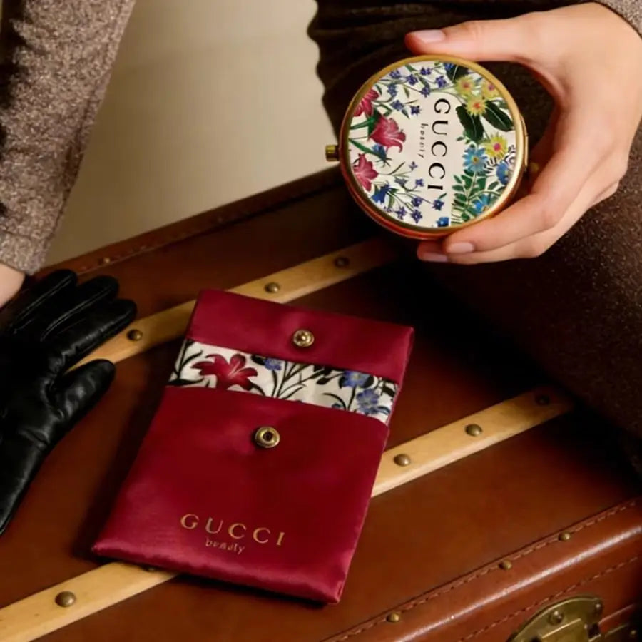 Gucci Gucci’s bag Classic Floral Pattern Portable Compact Hand Mirror For Makeup Touch Up Easy To Store In Bag Luxury Fashion Bi