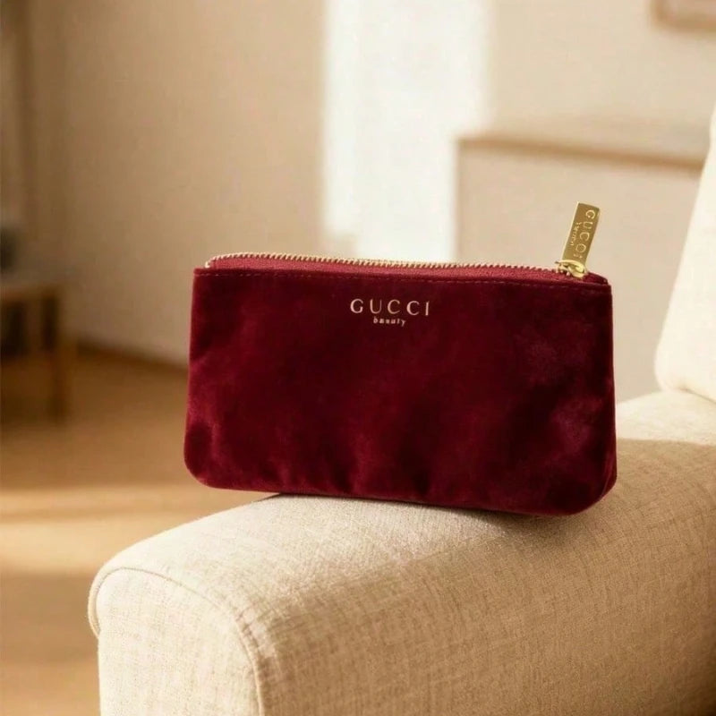GUCCIs bag Womens Red Clutch Handbag Storage Pouch High End Retro Style Zipper Design Portable For Daily Use Puff Storage